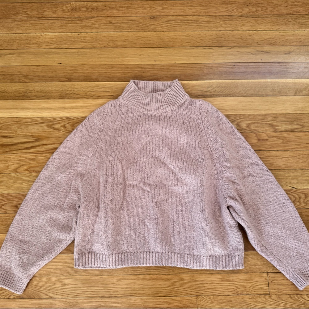 Old Navy Women's Sweater in Soft Pink